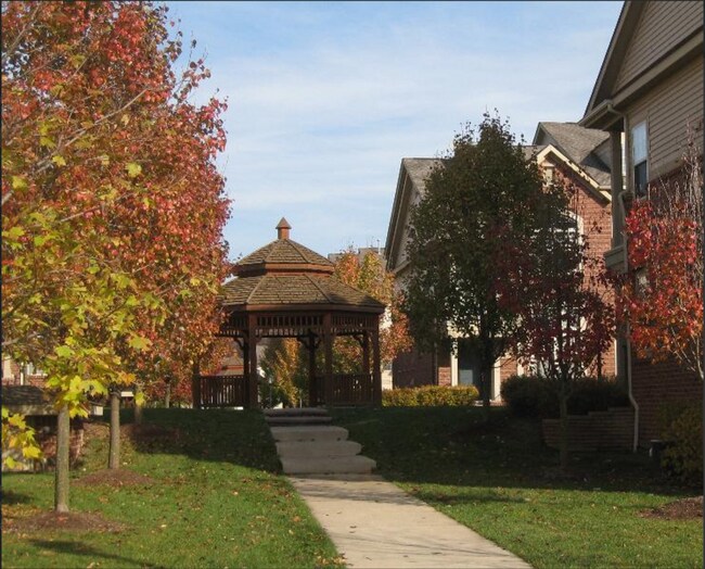 Building Photo - 474 Village Dr