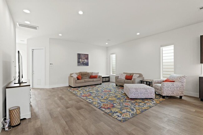 Building Photo - 2218 Cortijo Pl