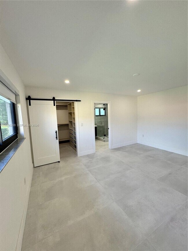 Building Photo - 3335 SW 65th Ave