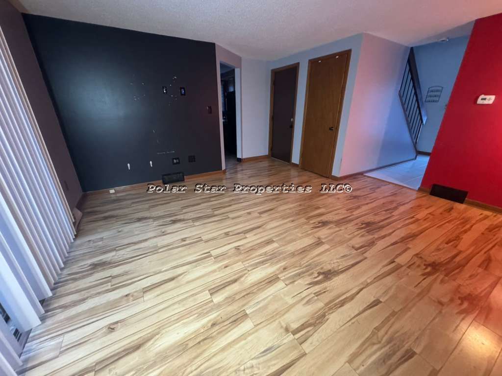 Building Photo - 767 Robin Rd