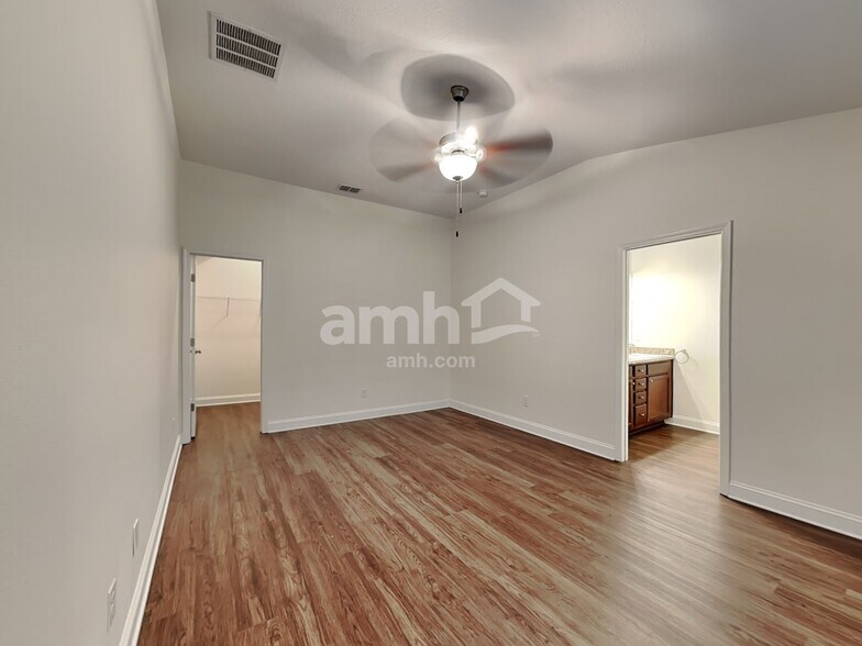 Building Photo - 77231 Lumber Creek Blvd