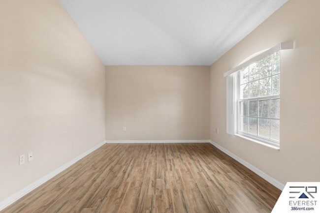 Building Photo - 59 Riverina Dr