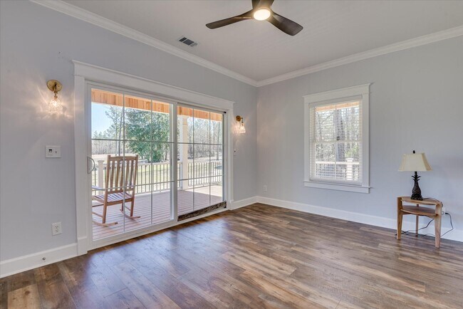 Building Photo - 400 Rish Store Rd