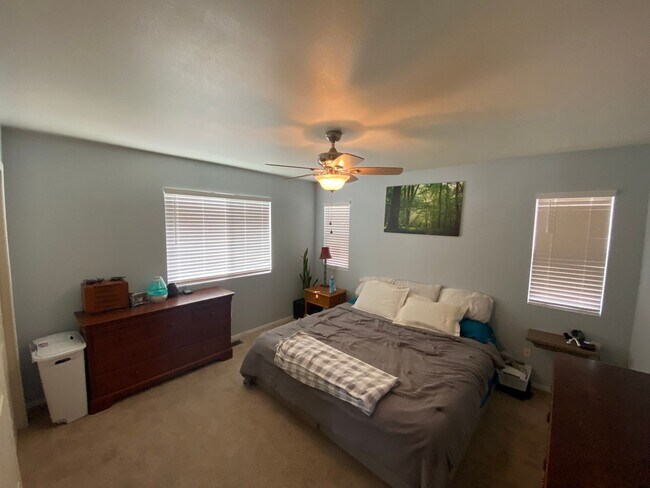 Building Photo - Nice 4 Bed 2 Bath Home Close to Ft Carson!!!