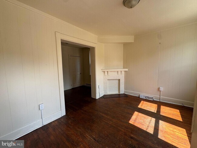 Building Photo - 206 Pear St