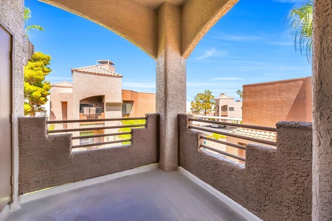 Building Photo - 6859 Tamarus St