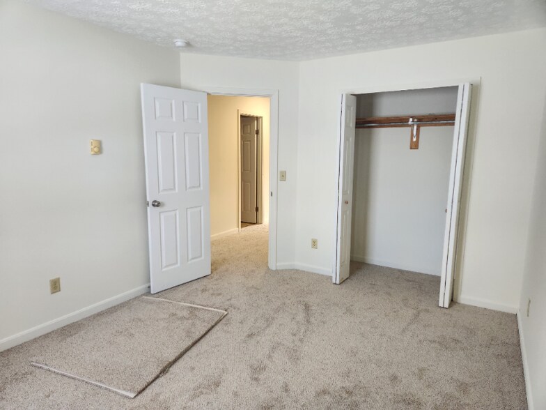 Building Photo - 4949 Catherine Ct