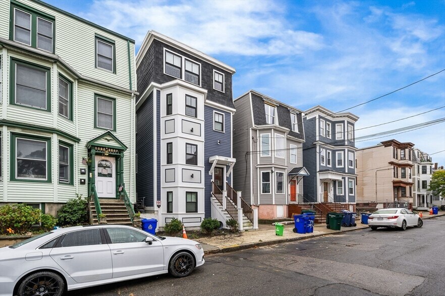 Building Photo - 230 E Eagle St