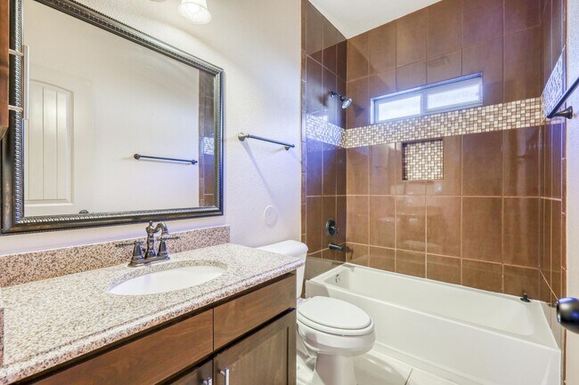 Building Photo - Beautiful 3 bed-2 baths home in 79911