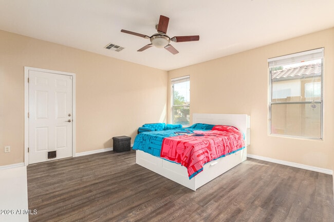 Building Photo - 423 E Mead Dr