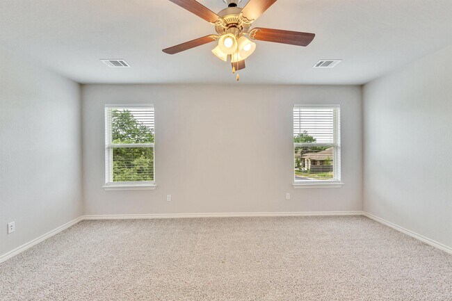Building Photo - 701 Hays Hill Dr