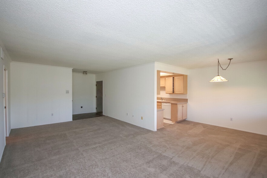 Building Photo - 266 S Madison Ave