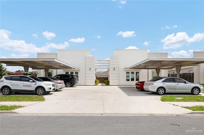 Building Photo - 10 Alta Vista Dr
