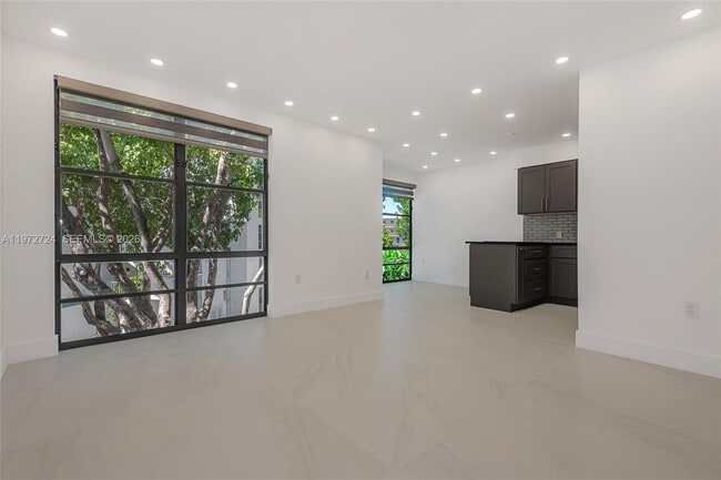 Building Photo - 17620 Atlantic Blvd