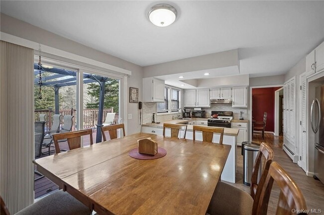 Building Photo - 94 Peddler Hill Rd