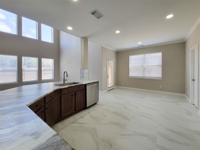 Building Photo - 11130 Celano Dr