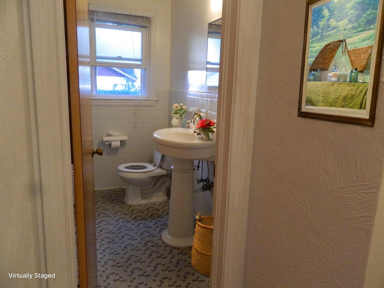 Bathroom - 1034 Monroe St