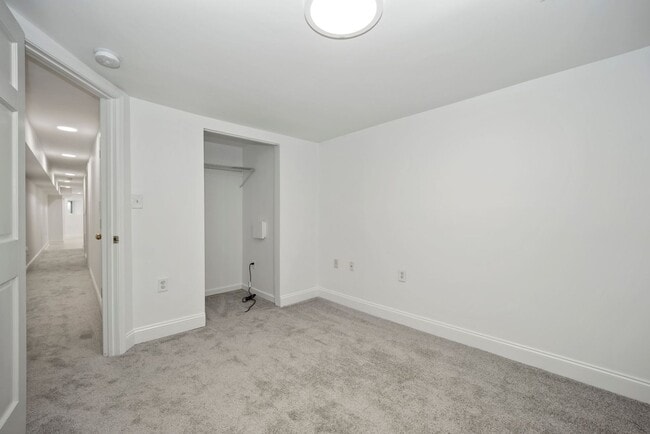 Building Photo - Sunlit & Fully Updated 2BR/1BA Condo in the Heart of U Street Corridor
