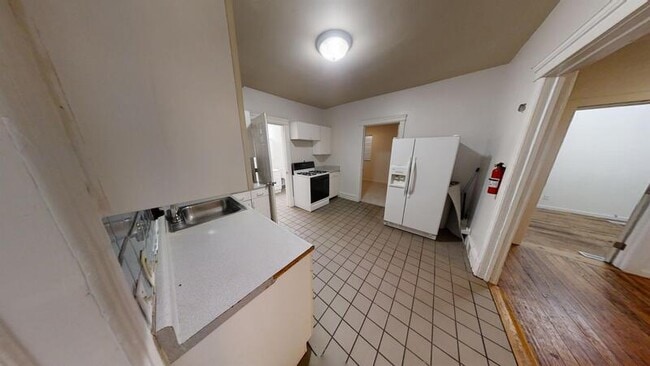 Building Photo - 706 Emmet St