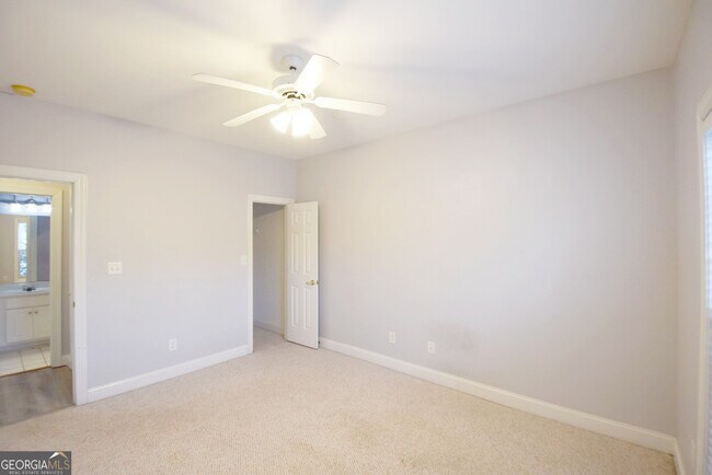 Building Photo - 204 Lenox Dr