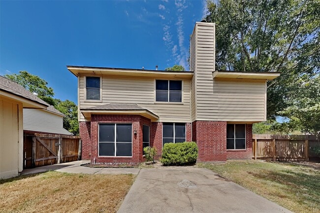 Building Photo - 15907 Lausanne Dr