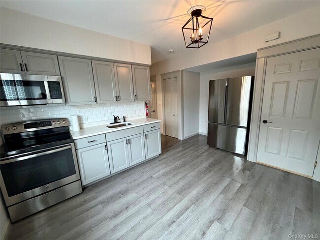 Building Photo - 11 Franklin St