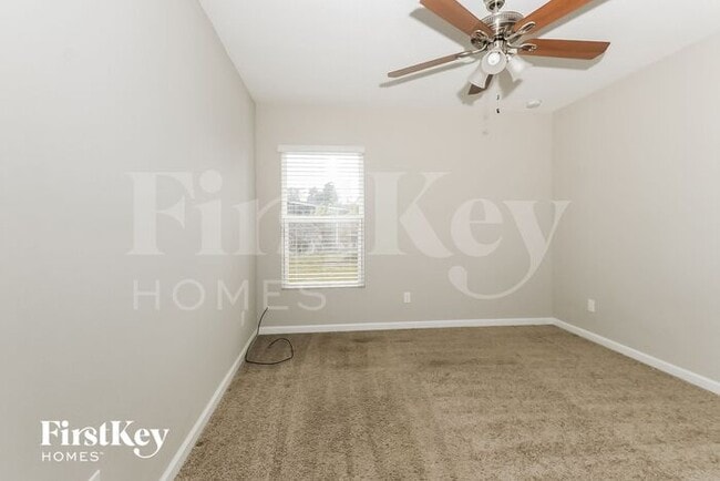 Building Photo - 2568 SW Deckard St