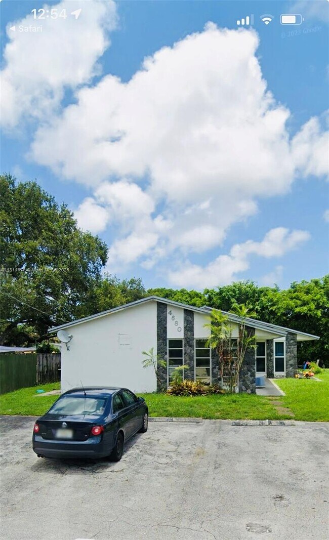 Primary Photo - 4680 SW 29th Terrace