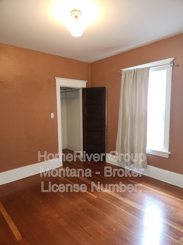 Building Photo - 529 Brooks St