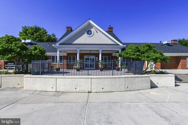 Building Photo - 13003 Belle Meade Trace