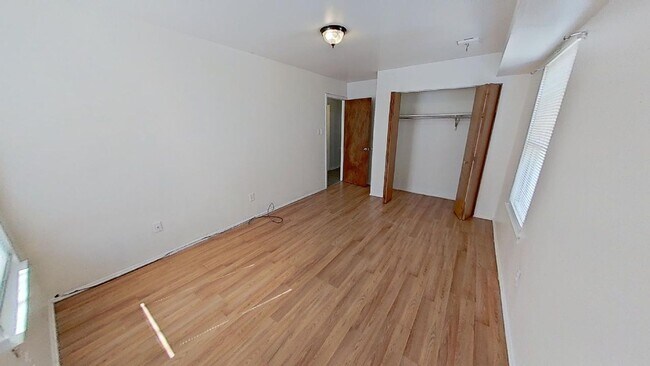 Building Photo - 6335 Tulip St