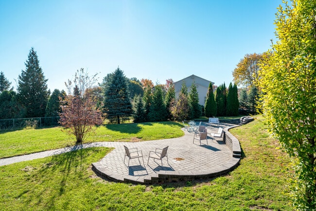 Building Photo - 170 Ridge Rd