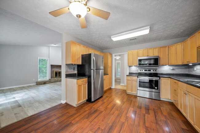Building Photo - 170 Cedar Trce