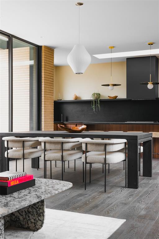 Building Photo - 2407 W 10th St