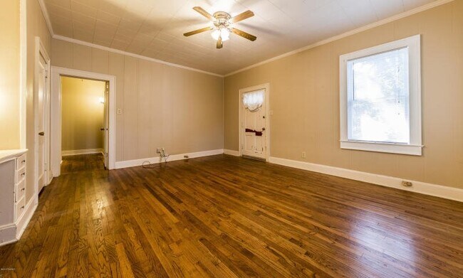Building Photo - UL Duplex