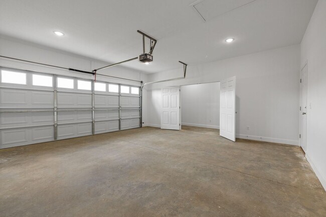 Building Photo - 170 Wingate Ave