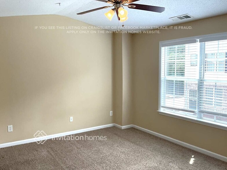 Building Photo - 202 Riverstone Commons Cir