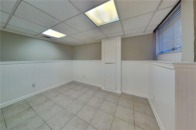 Building Photo - 355 Elbe Dr