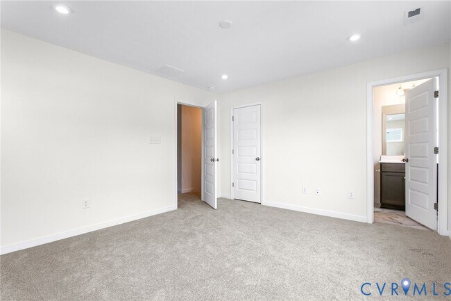 Building Photo - 231 Whiteside Rd