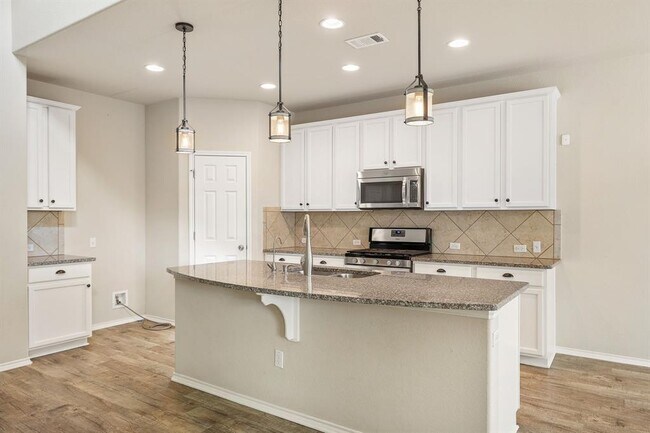 Building Photo - 105 Peggy Dr