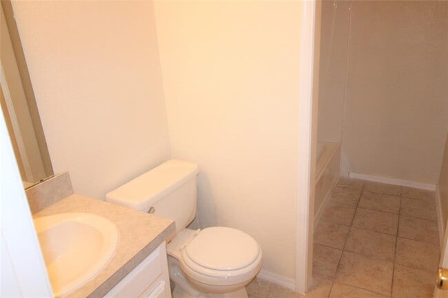 Building Photo - 1707 Jennifer Cir