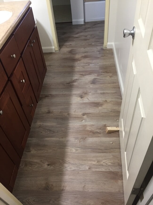 Building Photo - 44-2201