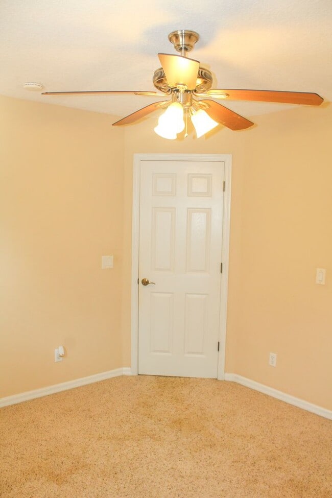Building Photo - 14252 Confetti Dr