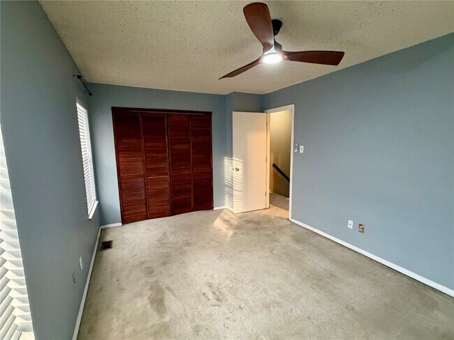 Building Photo - 895 Delray Dr