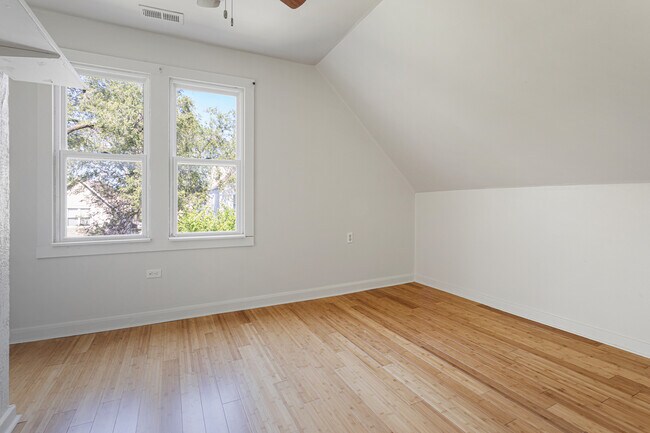 Building Photo - 3707 W McLean Ave