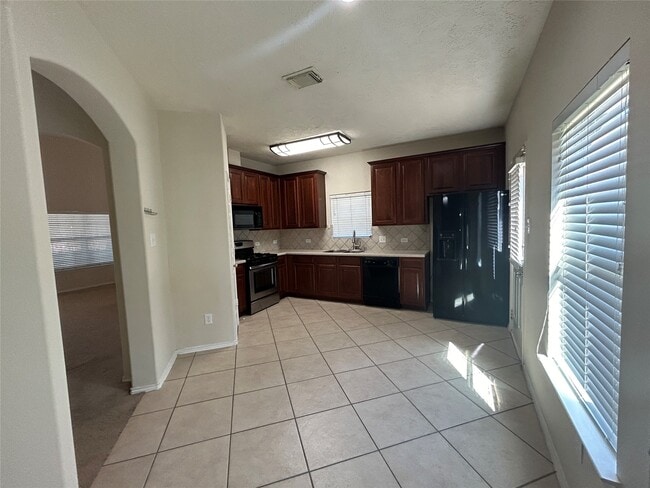 Building Photo - 14027 Blackfoot Trail Run