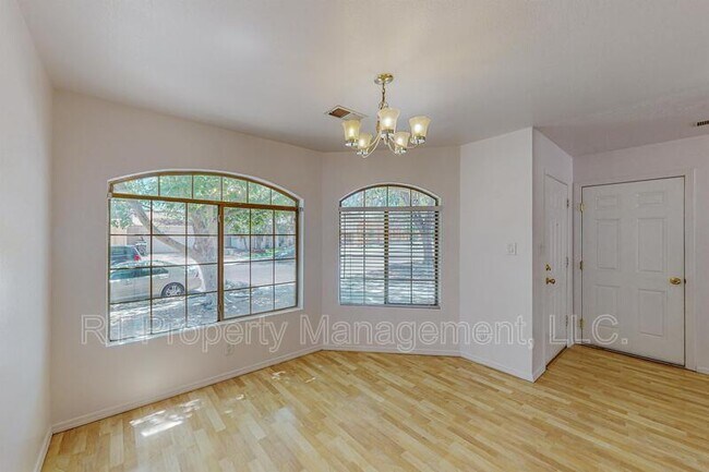 Building Photo - 1729 Chamisa Rd NE
