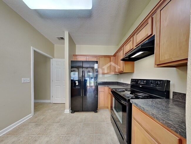 Building Photo - 155 Red Oak Dr