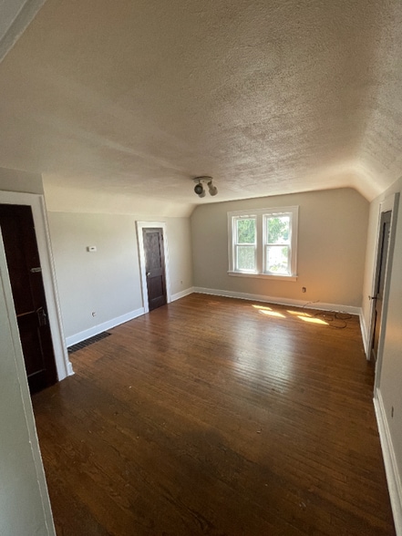 Building Photo - 159 Norwood Ave