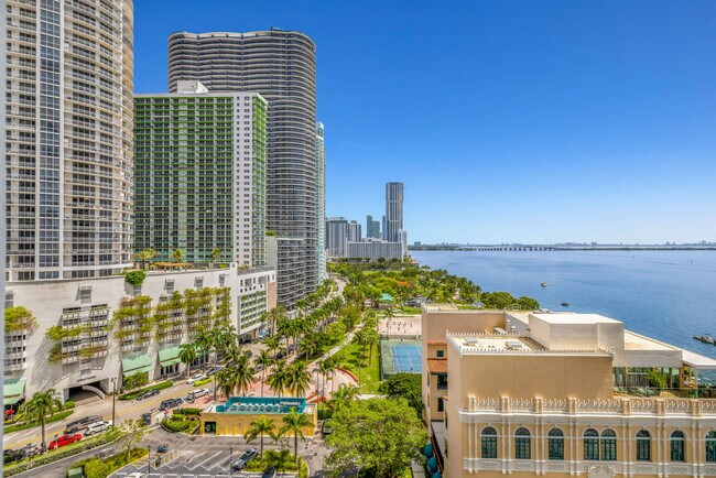 Building Photo - 1717 N Bayshore Dr